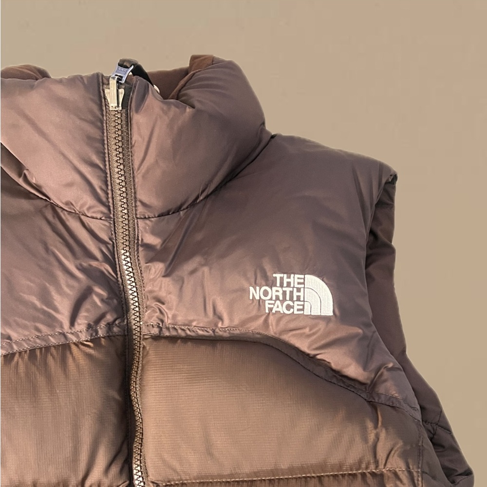 The North Face Women's 1996 Retro Nuptse 700 Chocolate Brown Puffer Vest - Picture 3 of 6